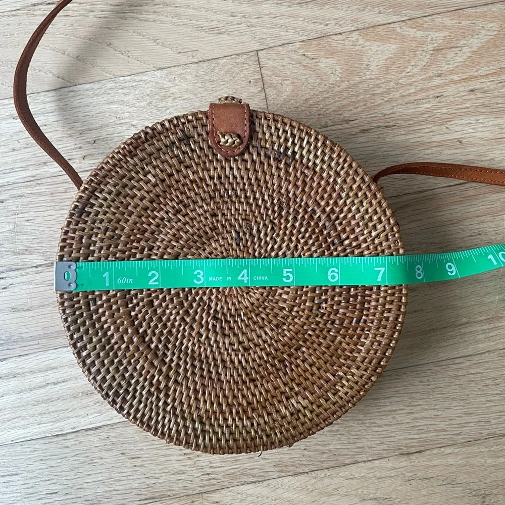 Round Rattan Crossbody Purse New Without Tags - Picture 8 of 8